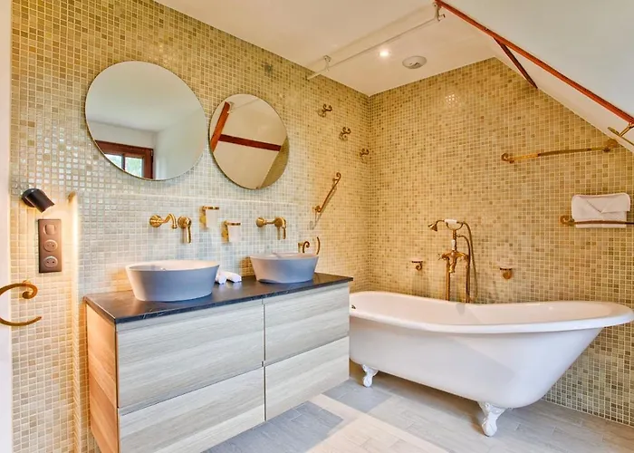 Villa Somptueuse A 5 Minutes De Deauville, 18 Couchages, Piscine, Billard, Salle De Jeux